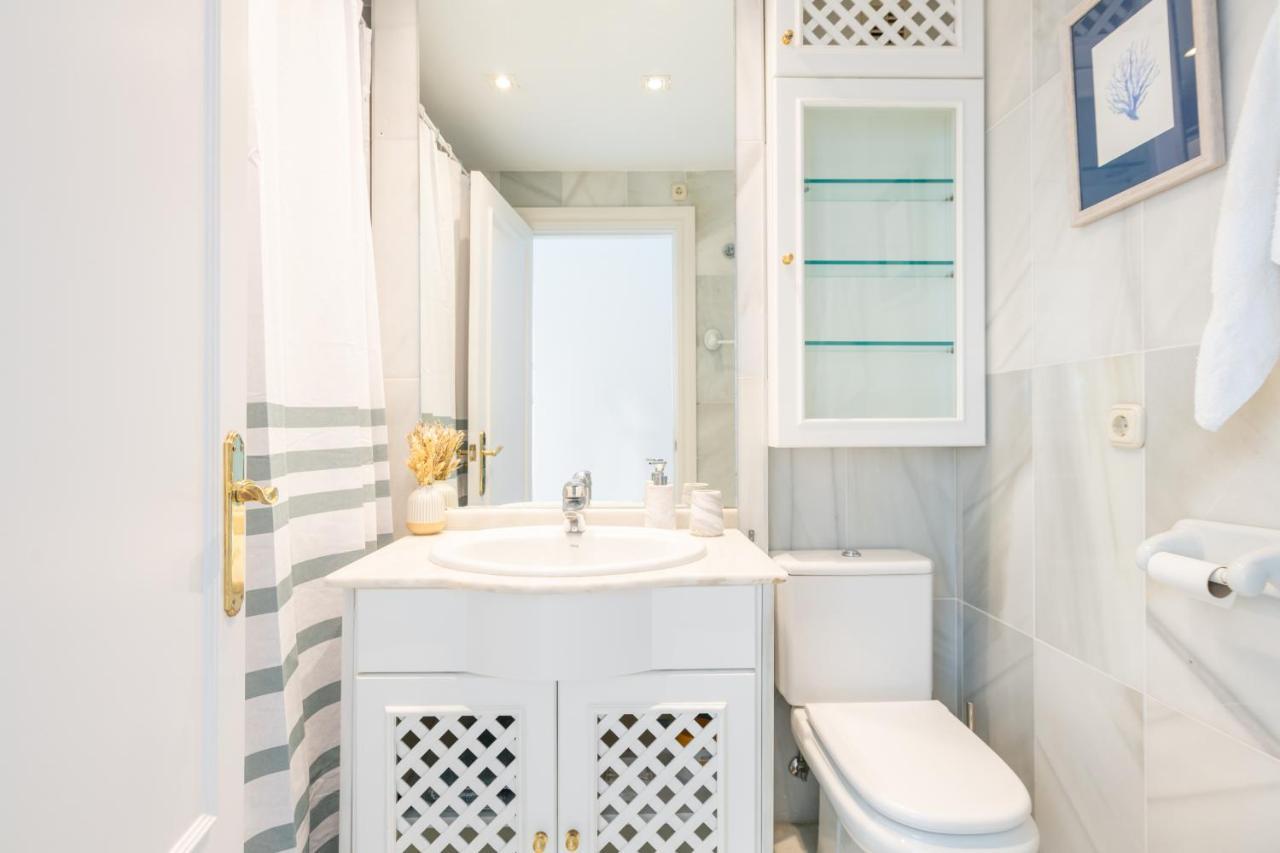 Apartamento Familiar Vistas Al Mar By Rent Me Estepona Eksteriør billede